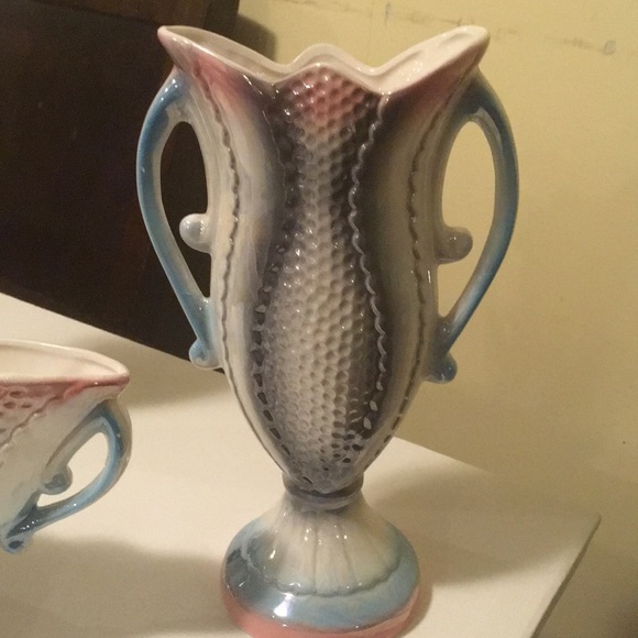 Rare Taiwan floral double handled vases - Picture 8 of 8